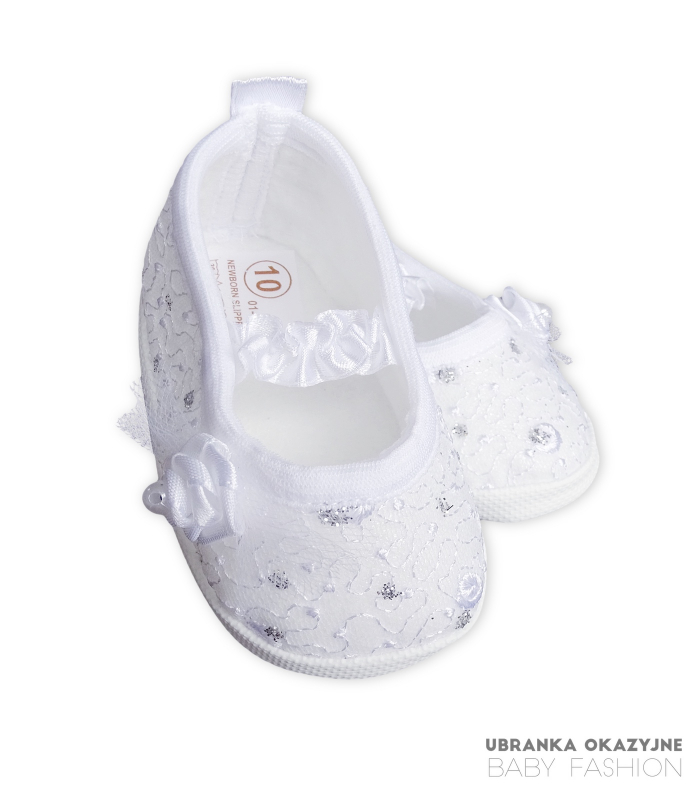 Balerinki Białe dla niemowlaka do chrztu z cekinami
