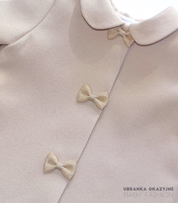 Płaszczyk beżowy z kołnierzykiem